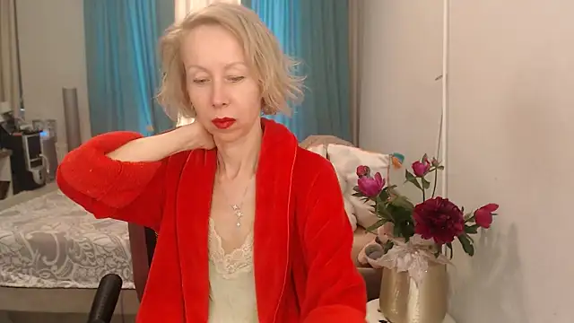 Snapshot of LuxuryNika chatting on May 31, 8:42 am LuxuryNika online show from May 31, 8:42 am