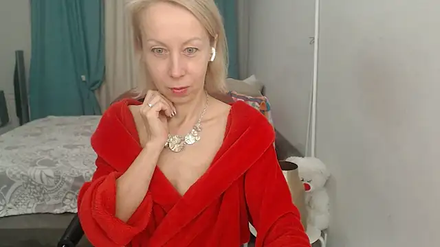 LuxuryNika online show from November 18, 7:17 pm