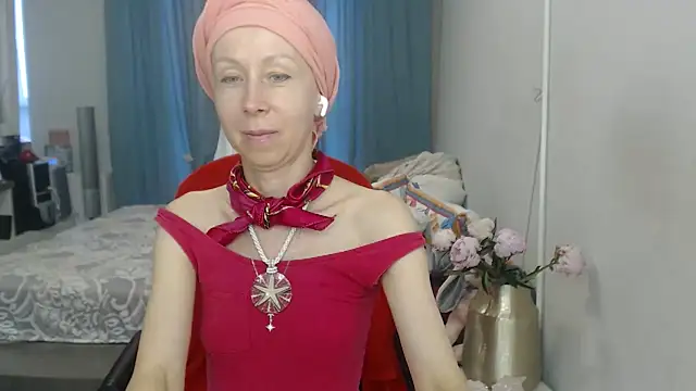 Snapshot of LuxuryNika chatting on July 15, 2:24 pm LuxuryNika online show from July 15, 2:24 pm