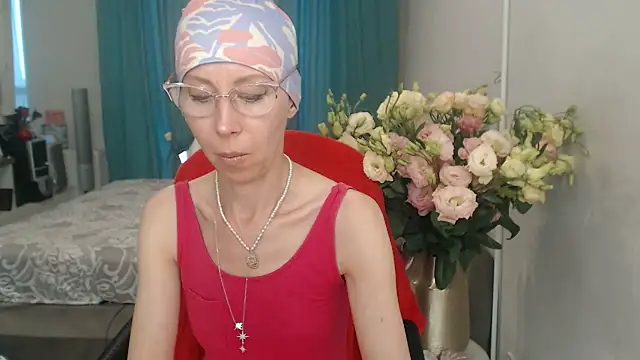 Snapshot of LuxuryNika chatting on July 17, 4:48 pm LuxuryNika online show from July 17, 4:48 pm