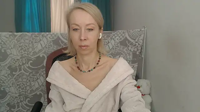 LuxuryNika online show from November 25, 10:59 am