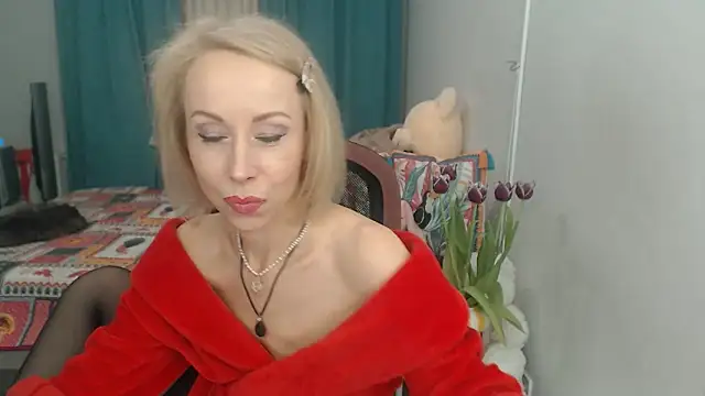 Snapshot of LuxuryNika chatting on March 17, 7:26 pm LuxuryNika online show from March 17, 7:26 pm