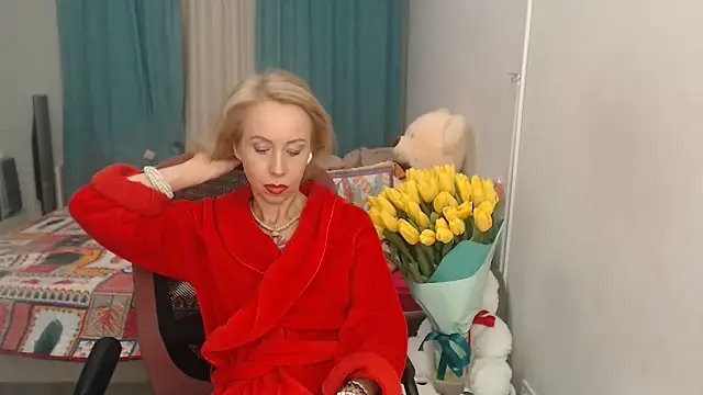 Snapshot of LuxuryNika chatting on March 8, 9:18 pm LuxuryNika online show from March 8, 9:18 pm