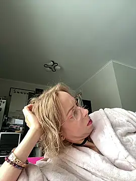 LuxuryNika online show from February 7, 10:12 am