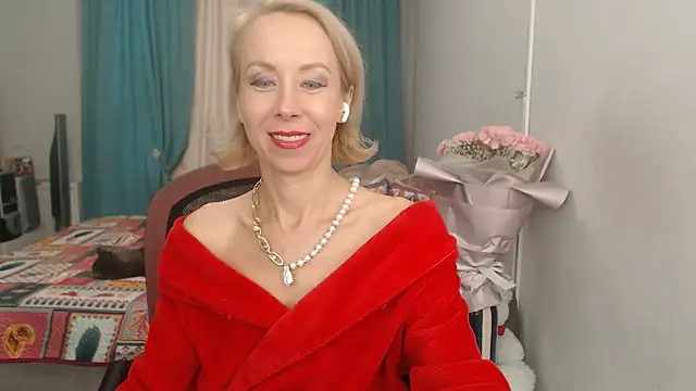 Snapshot of LuxuryNika chatting on October 11, 2:29 pm LuxuryNika online show from October 11, 2:29 pm