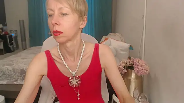 Snapshot of LuxuryNika chatting on July 1, 2:17 pm LuxuryNika online show from July 1, 2:17 pm
