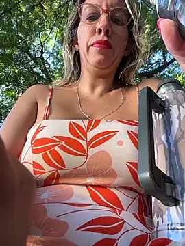 Gatitacarlita online show from March 13, 10:31 am