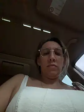 Gatitacarlita online show from April 15, 10:21 am