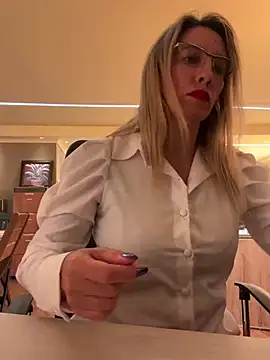 Gatitacarlita online show from February 14, 8:05 pm