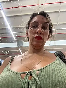 Gatitacarlita online show from April 1, 7:00 pm