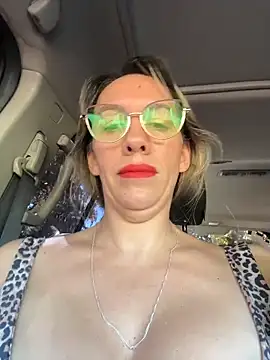 Gatitacarlita online show from March 15, 12:45 pm