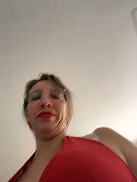 Gatitacarlita online show from April 5, 4:46 pm