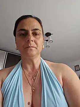 Snapshot of IsabelleCraft chatting on June 27, 10:43 am IsabelleCraft online show from June 27, 10:43 am