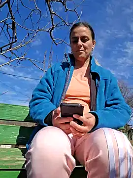 IsabelleCraft online show from March 7, 10:35 am