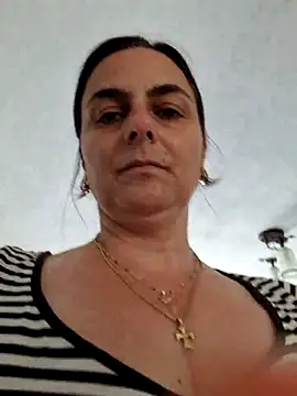 Snapshot of IsabelleCraft chatting on June 24, 10:14 am IsabelleCraft online show from June 24, 10:14 am