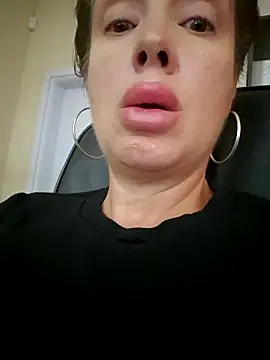 Snapshot of Adivaaa chatting on September 16, 9:54 am Adivaaa online show from September 16, 9:54 am