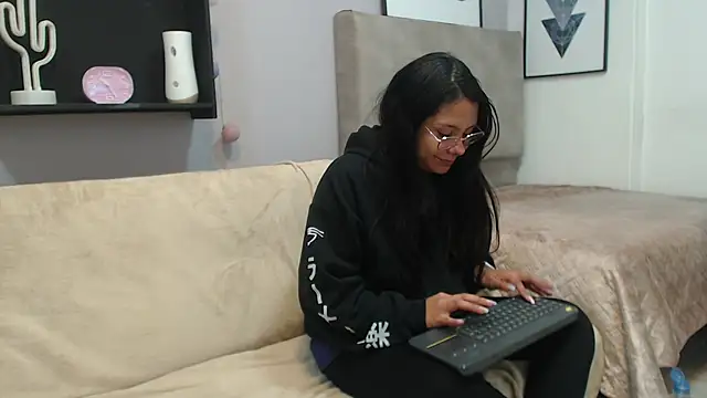 Snapshot of valevicious chatting on February 25, 5:30 pm valevicious online show from February 25, 5:30 pm