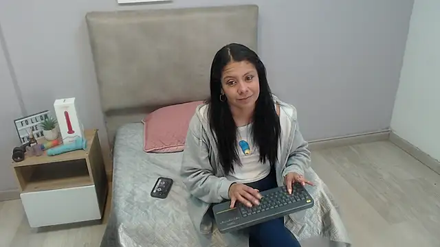 Snapshot of valevicious chatting on December 15, 1:39 pm valevicious online show from December 15, 1:39 pm