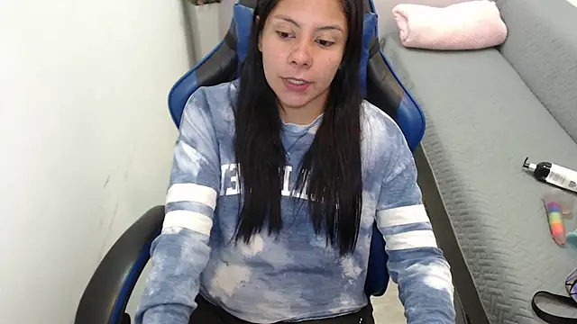 Snapshot of valevicious chatting on November 27, 3:23 pm valevicious online show from November 27, 3:23 pm