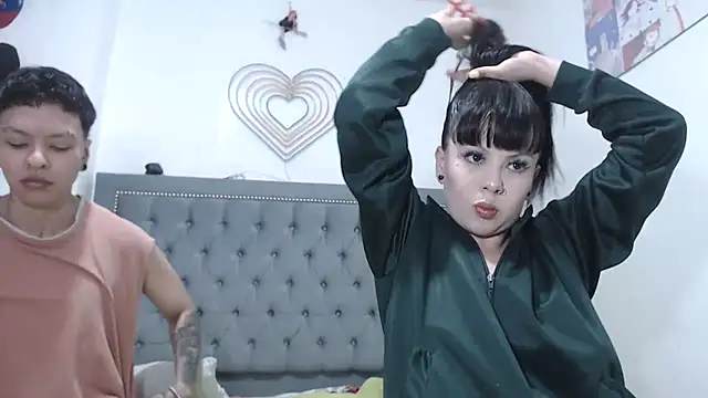 dulce maria x online show from February 20, 7:10 am