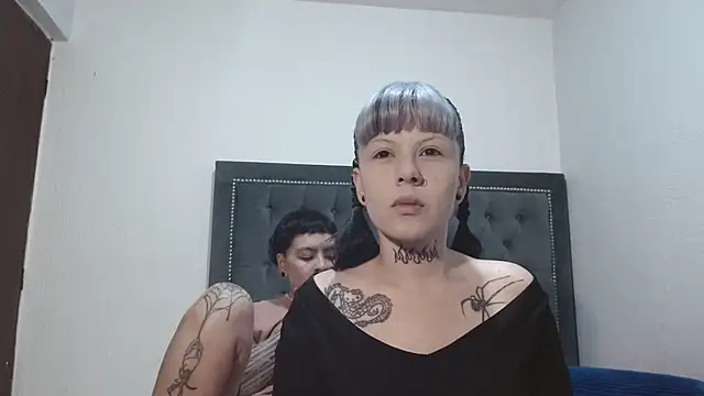 dulce maria x online show from March 29, 9:11 am