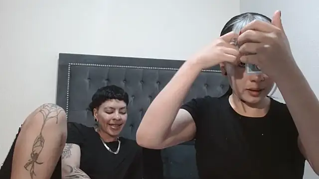 dulce maria x online show from April 9, 7:47 am