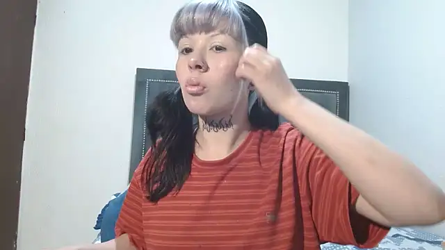 dulce maria x online show from March 26, 12:03 pm