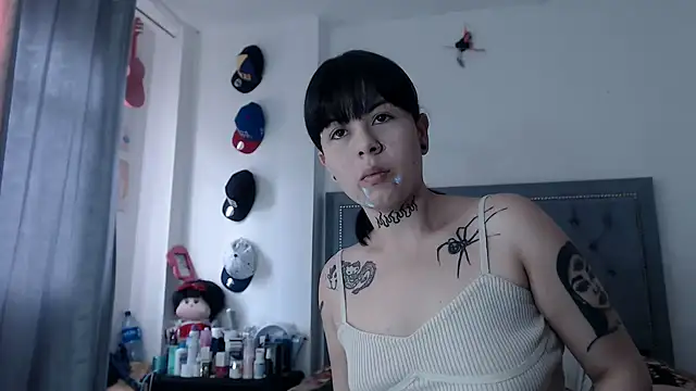 dulce maria x online show from October 22, 4:17 pm