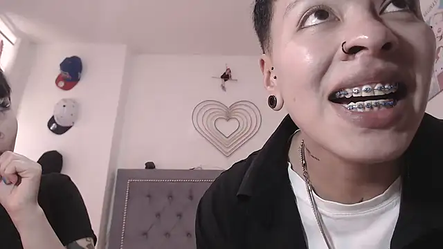 dulce maria x online show from February 5, 7:10 pm