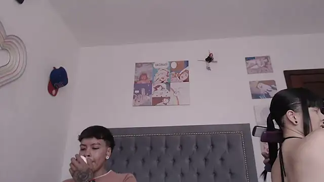 dulce maria x online show from February 26, 4:49 pm