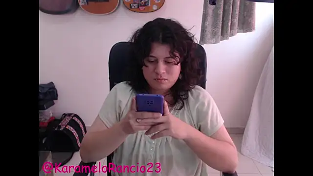 Snapshot of Smoke_trip_Alicia chatting on February 26, 2:59 pm Smoke trip Alicia online show from February 26, 2:59 pm