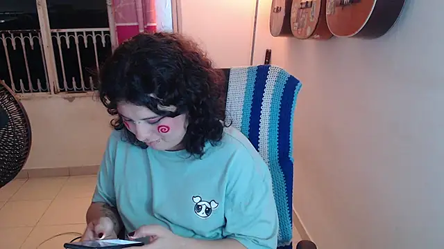 Snapshot of Smoke_trip_Alicia chatting on October 11, 4:13 am Smoke trip Alicia online show from October 11, 4:13 am