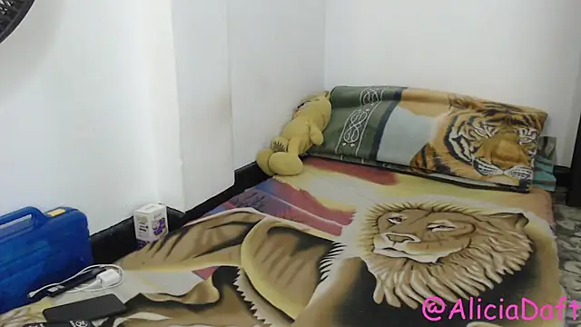 Smoke trip Alicia online show from May 1, 7:19 pm