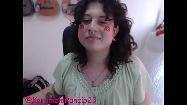 Snapshot of Smoke_trip_Alicia chatting on February 13, 4:17 pm Smoke trip Alicia online show from February 13, 4:17 pm