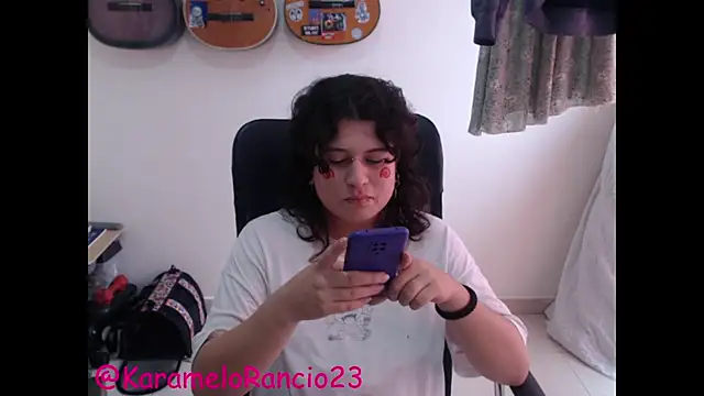 Snapshot of Smoke_trip_Alicia chatting on February 28, 3:59 pm Smoke trip Alicia online show from February 28, 3:59 pm