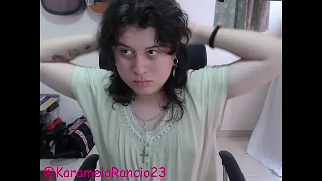 Snapshot of Smoke_trip_Alicia chatting on February 27, 12:34 pm Smoke trip Alicia online show from February 27, 12:34 pm