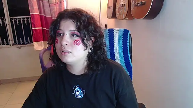 Snapshot of Smoke_trip_Alicia chatting on October 12, 2:35 am Smoke trip Alicia online show from October 12, 2:35 am