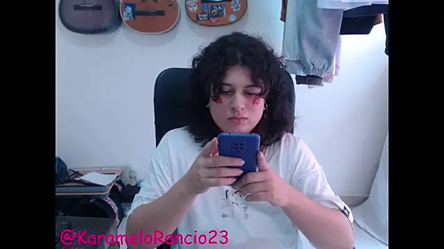 Snapshot of Smoke_trip_Alicia chatting on March 7, 4:22 pm Smoke trip Alicia online show from March 7, 4:22 pm