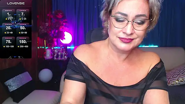 Ellen Ripley online show from December 6, 1:06 pm