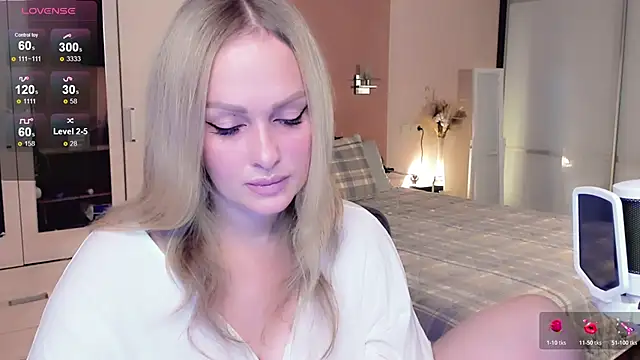 Snapshot of Libby_Nora chatting on November 8, 10:19 am Libby Nora online show from November 8, 10:19 am