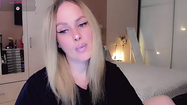 Libby Nora online show from March 4, 9:06 am