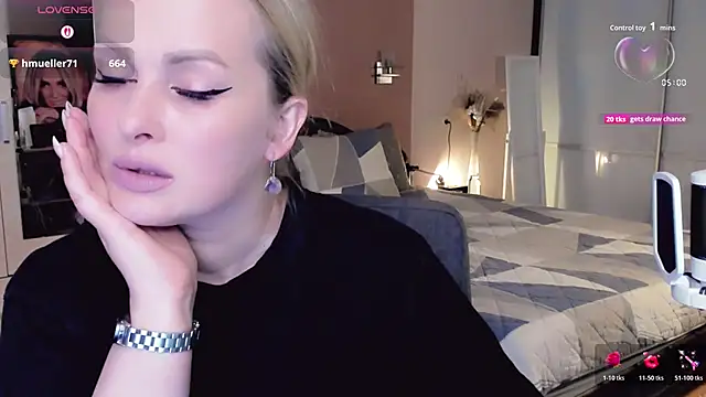 Snapshot of Libby_Nora chatting on October 28, 10:47 am Libby Nora online show from October 28, 10:47 am