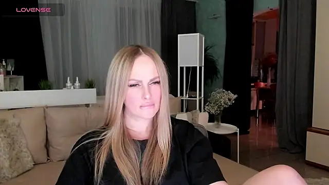 Libby Nora online show from February 15, 3:39 pm