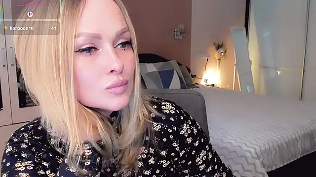 Libby Nora online show from February 9, 11:30 am