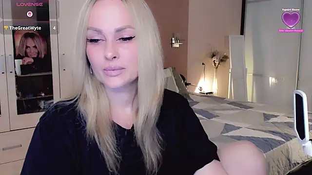 Snapshot of Libby_Nora chatting on October 27, 10:05 am Libby Nora online show from October 27, 10:05 am