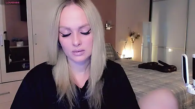 Snapshot of Libby_Nora chatting on November 21, 9:19 am Libby Nora online show from November 21, 9:19 am