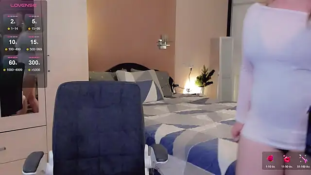 Snapshot of Libby_Nora chatting on December 15, 10:54 am Libby Nora online show from December 15, 10:54 am