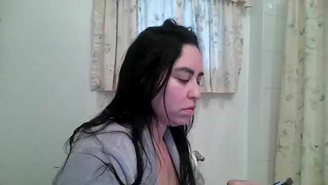 Snapshot of WetFlower69 chatting on June 18, 1:05 pm WetFlower69 online show from June 18, 1:05 pm