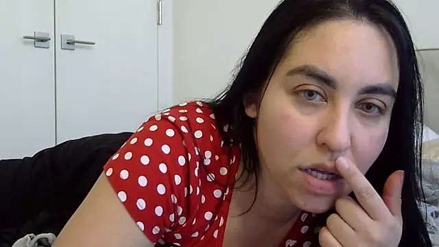 WetFlower69 online show from January 9, 6:04 pm