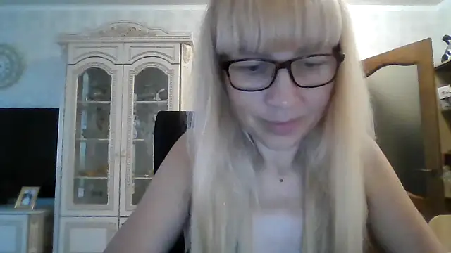 Snapshot of BarbaraKim chatting on July 15, 4:47 pm BarbaraKim online show from July 15, 4:47 pm